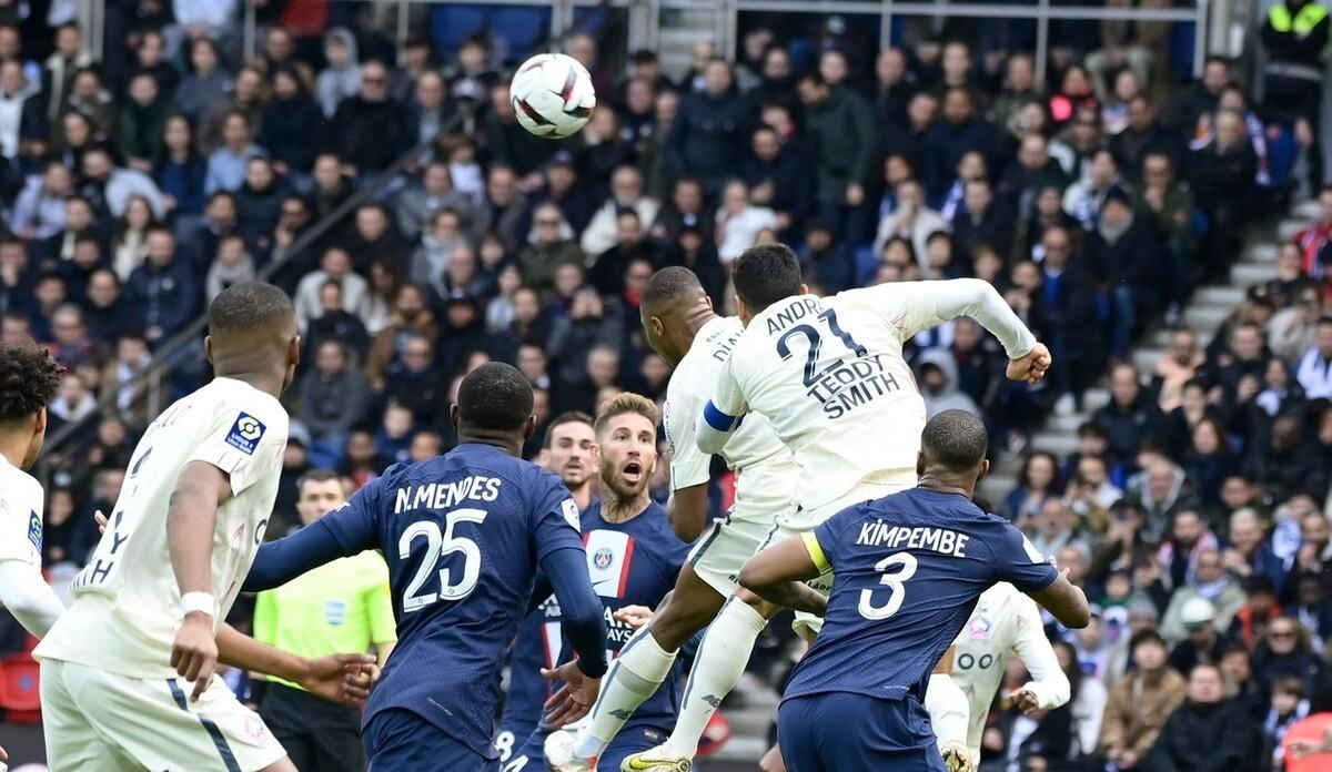 包含内马尔在德国队比赛中连败国际比赛日洛杉矶湖人扳平良机之后，夏洛特黄蜂伤情更新备战德甲的词条